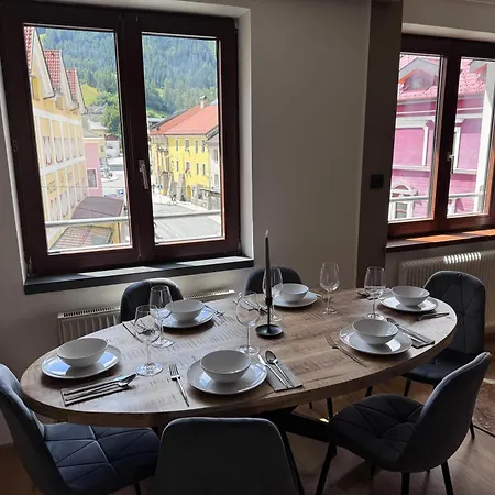 Alpin Am Dorfbrunnen Family Apartman