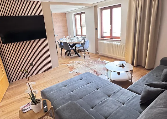 Alpin Am Dorfbrunnen Family * シュタイナハ・アム・ブレンナー